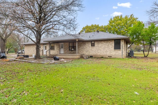 1136 Bear Creek Road, Cedar Hill, TX 75104