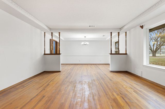 1136 Bear Creek Road, Cedar Hill, TX 75104