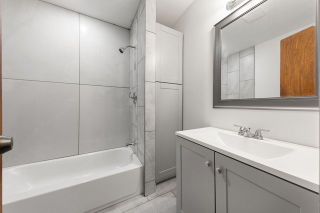 1136 Bear Creek Road, Cedar Hill, TX 75104