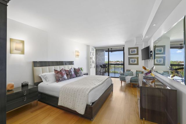 1155 Hillsboro Mile 402, Hillsboro Beach, FL 33062