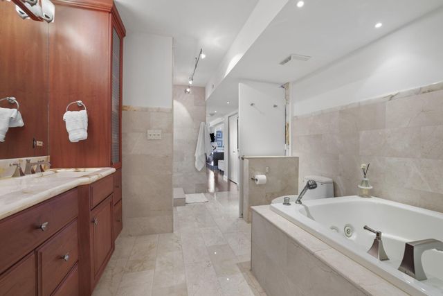 1155 Hillsboro Mile 402, Hillsboro Beach, FL 33062