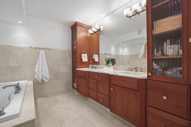 1155 Hillsboro Mile 402, Hillsboro Beach, FL 33062