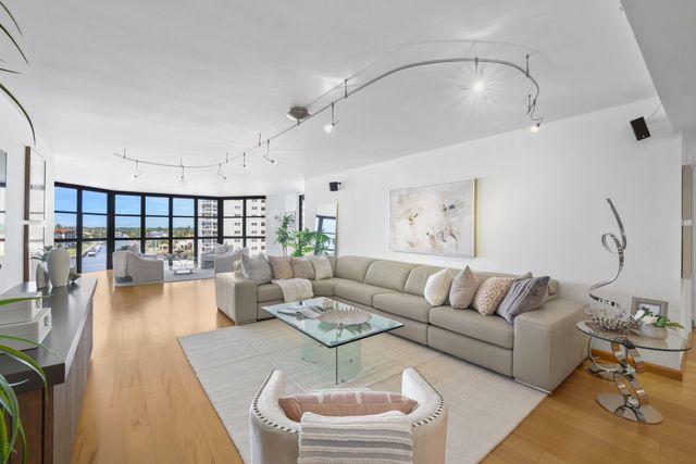 1155 Hillsboro Mile 402, Hillsboro Beach, FL 33062