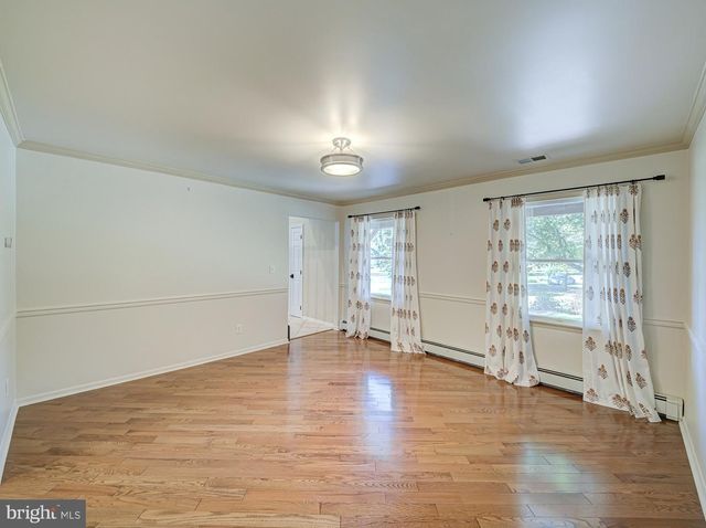 3 PRALL CT, Ringoes, NJ 08551