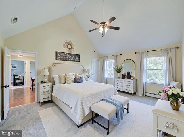 3 PRALL CT, Ringoes, NJ 08551
