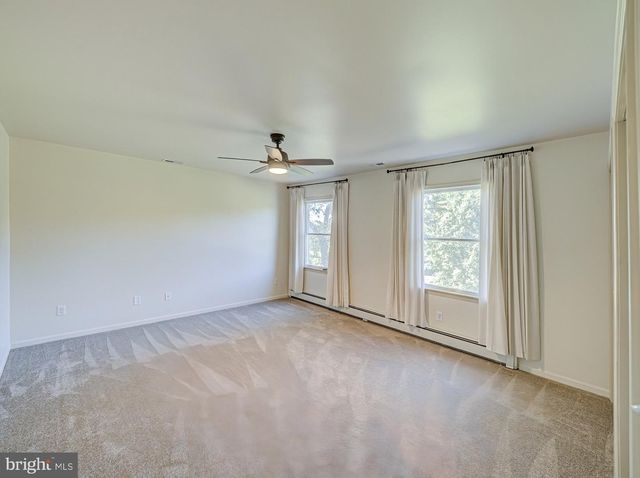 3 PRALL CT, Ringoes, NJ 08551