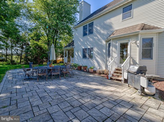 3 PRALL CT, Ringoes, NJ 08551