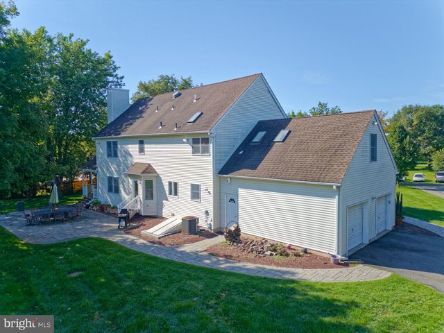 3 PRALL CT, Ringoes, NJ 08551