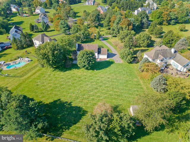 3 PRALL CT, Ringoes, NJ 08551