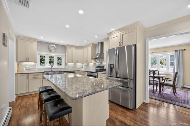 84 Ohio Avenue, Massapequa, NY 11758