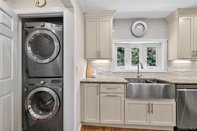 84 Ohio Avenue, Massapequa, NY 11758