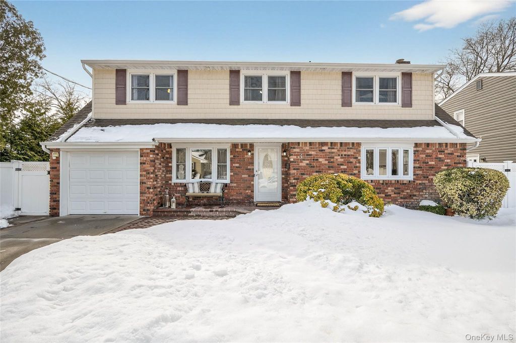 84 Ohio Avenue, Massapequa, NY 11758