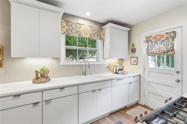 416 E 66th Terrace, Kansas City, MO 64131