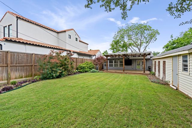 8406 Lakemont Drive, Dallas, TX 75209