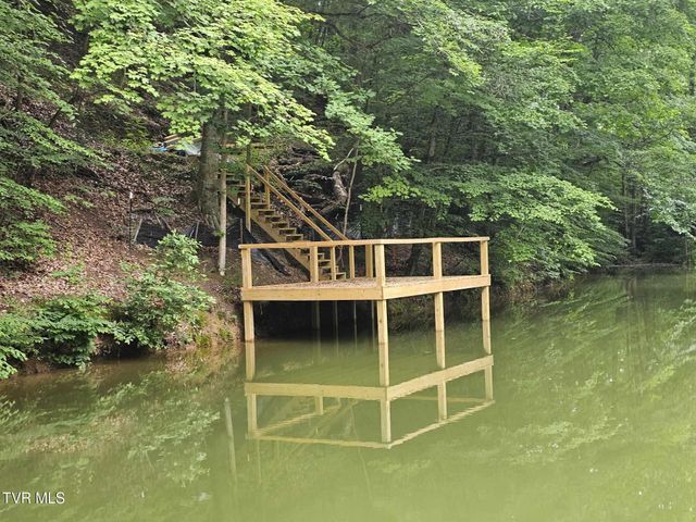 2264 Devault Bridge Road, Piney Flats, TN 37686