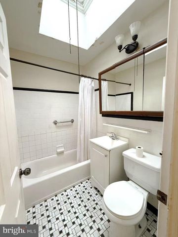 2221 LONGSHORE AVE, Philadelphia, PA 19149