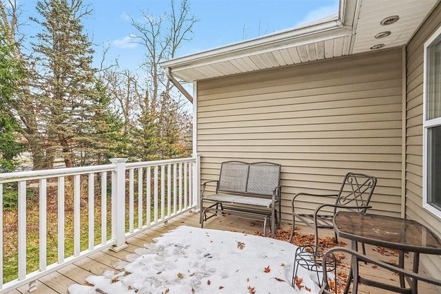 2141 Gray Oak Cove, Portage, MI 49024