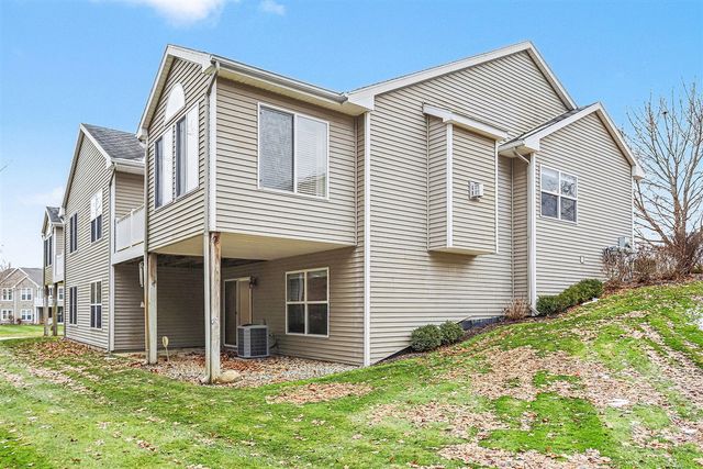 2141 Gray Oak Cove, Portage, MI 49024