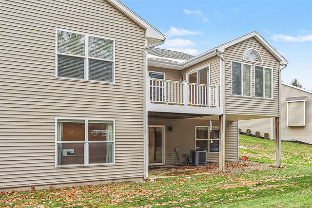 2141 Gray Oak Cove, Portage, MI 49024