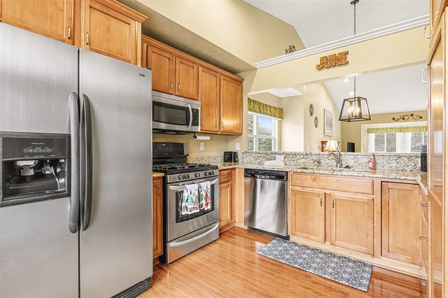 2141 Gray Oak Cove, Portage, MI 49024