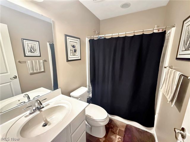 6138 E Meadow Farm Lane, Lorain, OH 44053