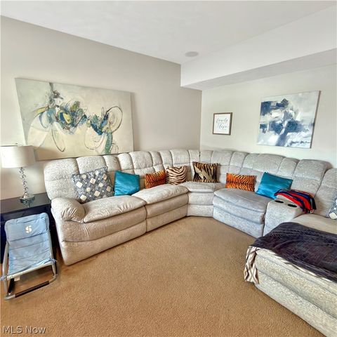 6138 E Meadow Farm Lane, Lorain, OH 44053