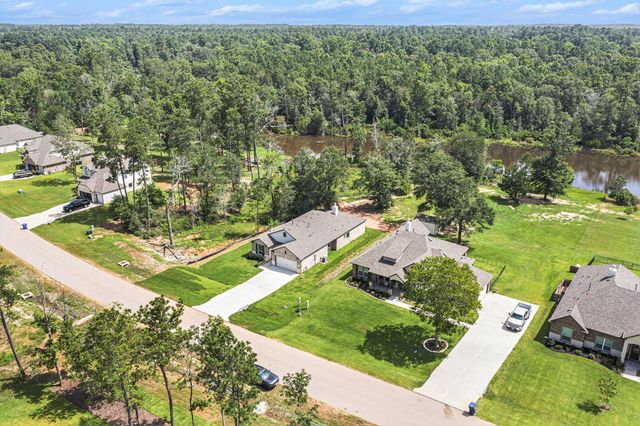 11739 Oakwood Ranch, Willis, TX 77378