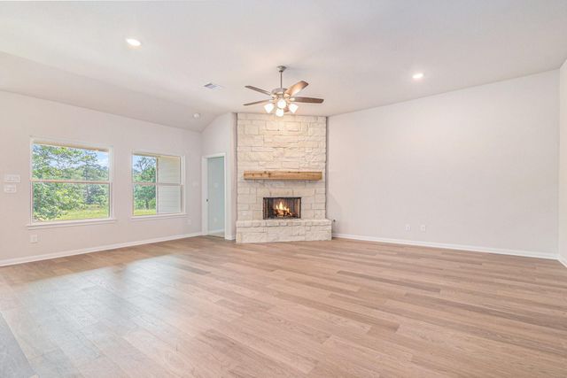11739 Oakwood Ranch, Willis, TX 77378