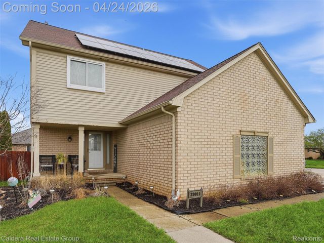 29011 Oakmont Drive, Chesterfield Township, MI 48051