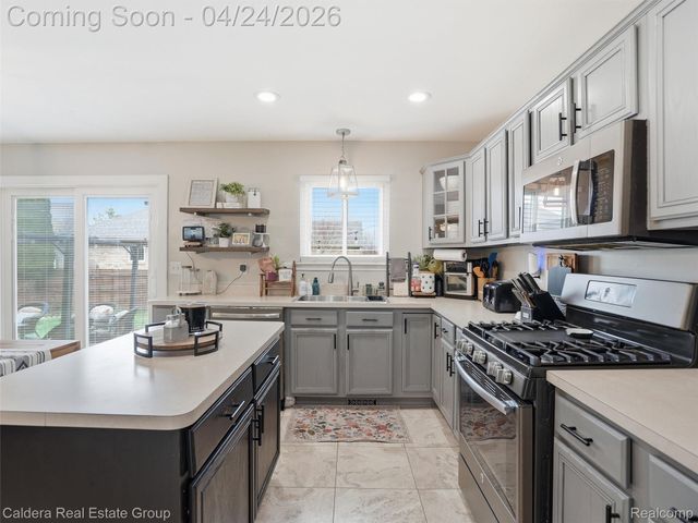 29011 Oakmont Drive, Chesterfield Township, MI 48051