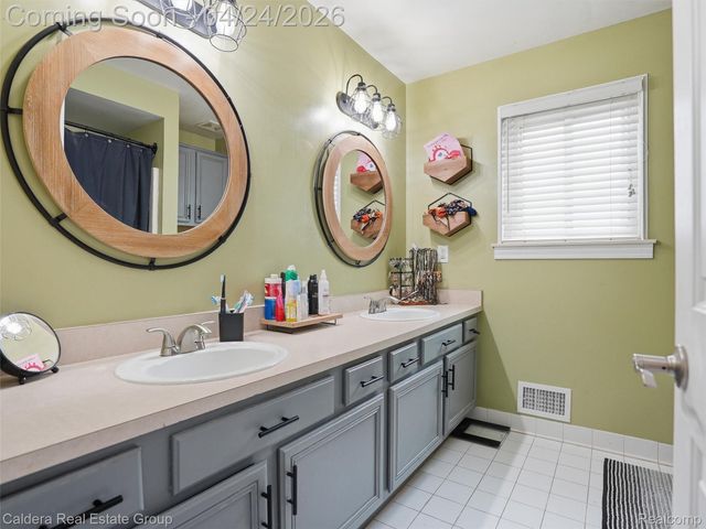 29011 Oakmont Drive, Chesterfield Township, MI 48051