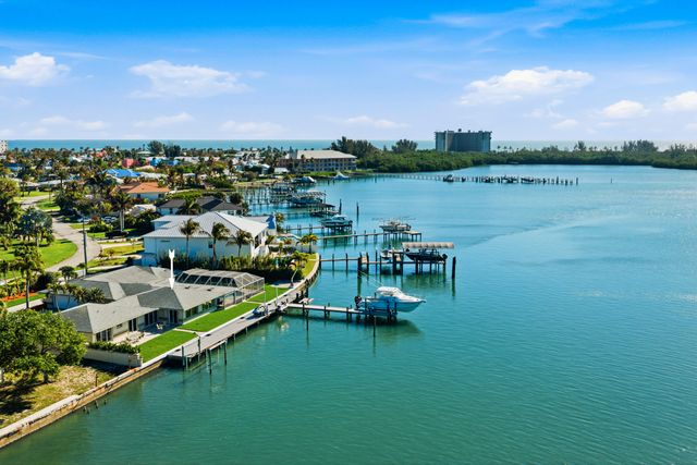 1625 Thumb Point Drive, Fort Pierce, FL 34949