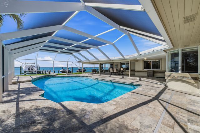 1625 Thumb Point Drive, Fort Pierce, FL 34949