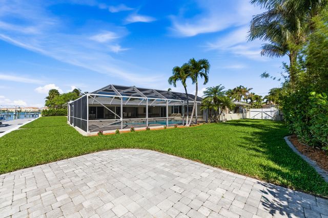 1625 Thumb Point Drive, Fort Pierce, FL 34949