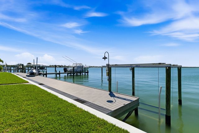 1625 Thumb Point Drive, Fort Pierce, FL 34949