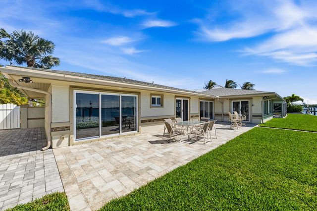 1625 Thumb Point Drive, Fort Pierce, FL 34949