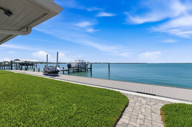 1625 Thumb Point Drive, Fort Pierce, FL 34949