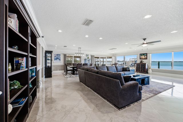 1625 Thumb Point Drive, Fort Pierce, FL 34949