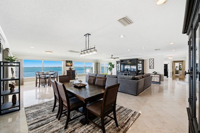 1625 Thumb Point Drive, Fort Pierce, FL 34949