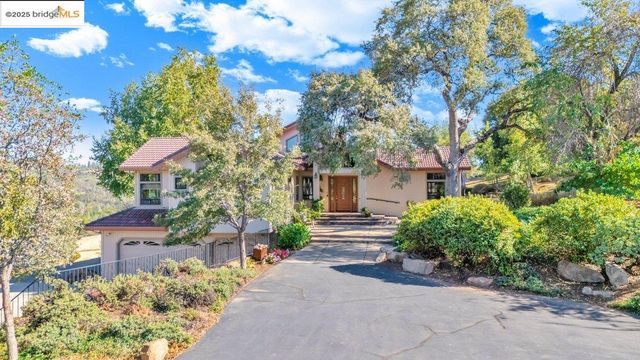 13700 Clements Rd, Groveland, CA 95321