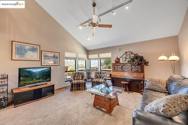 13700 Clements Rd, Groveland, CA 95321