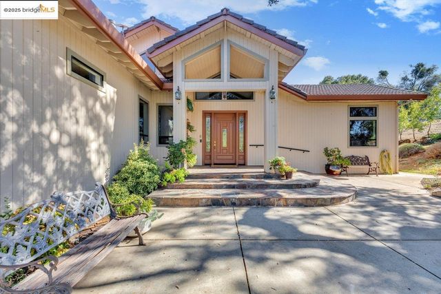 13700 Clements Rd, Groveland, CA 95321