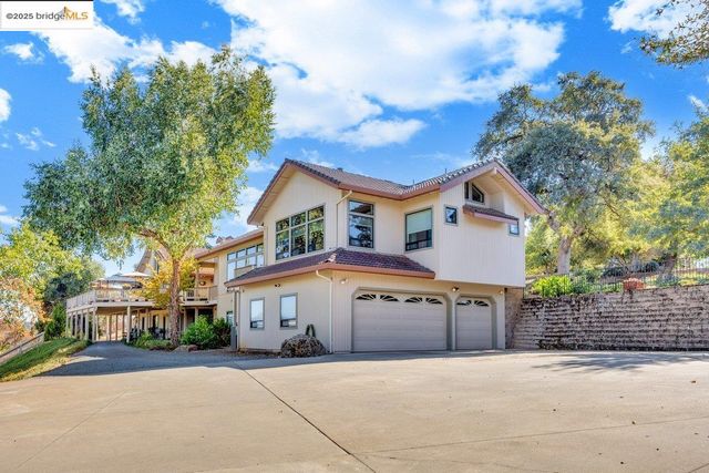 13700 Clements Rd, Groveland, CA 95321