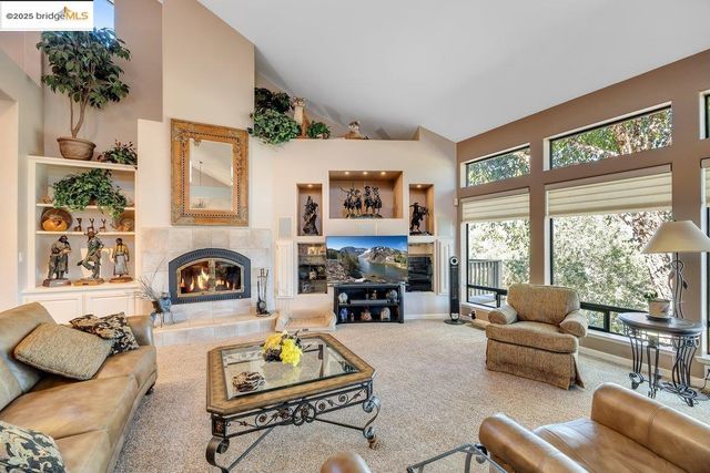 13700 Clements Rd, Groveland, CA 95321