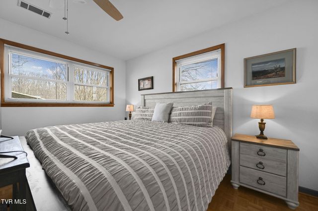 3402 Amoyee Drive, Johnson City, TN 37601