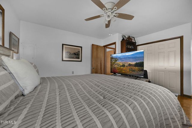 3402 Amoyee Drive, Johnson City, TN 37601