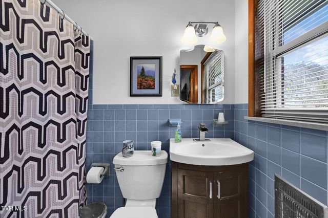 3402 Amoyee Drive, Johnson City, TN 37601