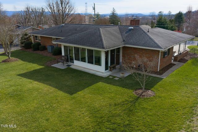 3402 Amoyee Drive, Johnson City, TN 37601