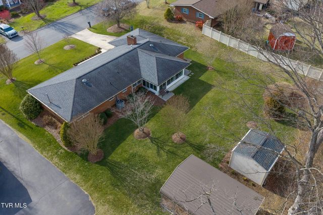 3402 Amoyee Drive, Johnson City, TN 37601