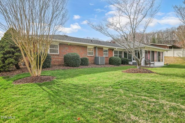 3402 Amoyee Drive, Johnson City, TN 37601